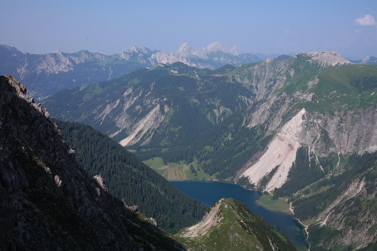 深圳山體滑坡災(zāi)害進(jìn)展關(guān)注，共筑安全防線，最新消息匯總